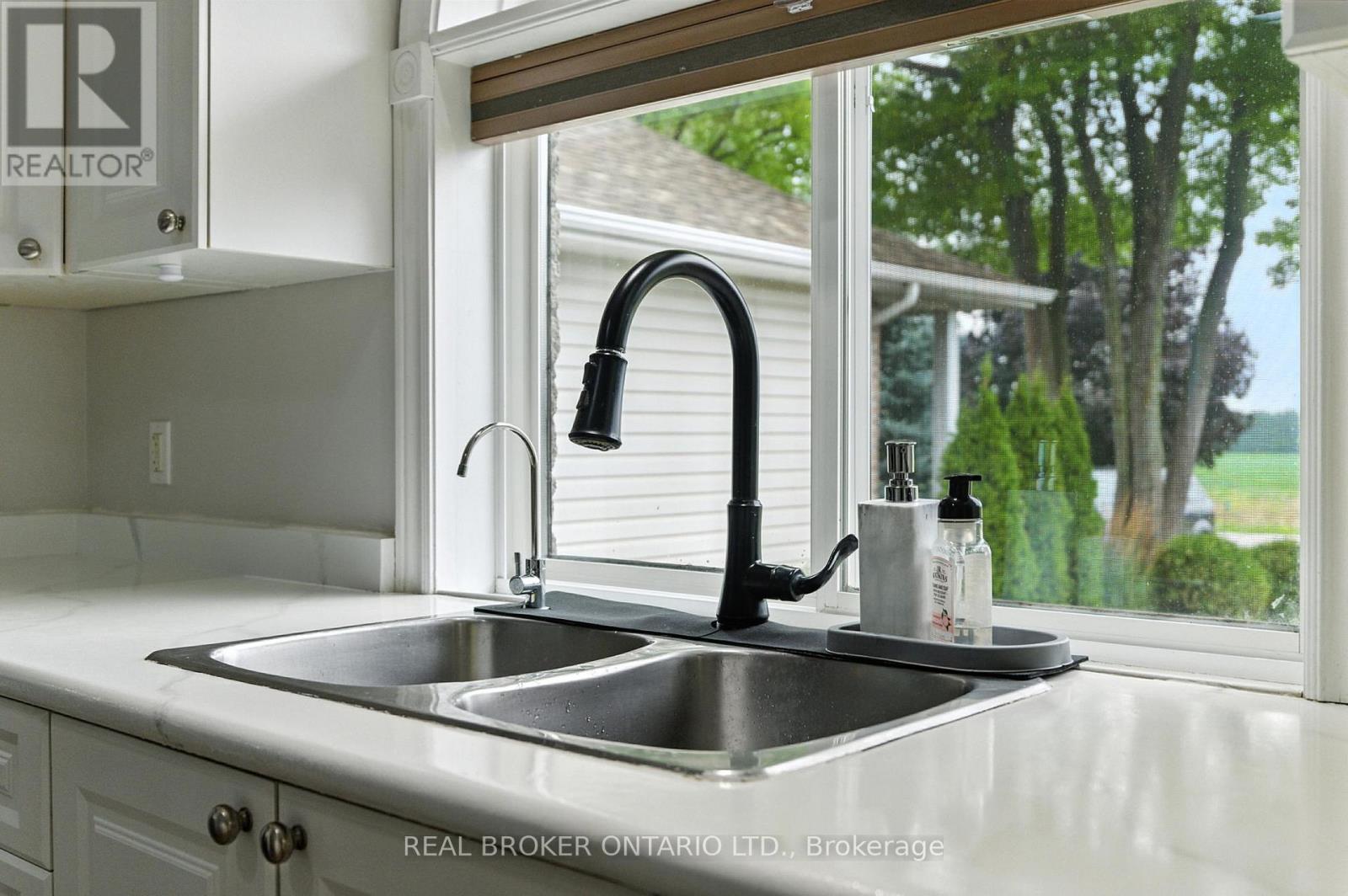 53 Hawtrey Road, Norfolk, Ontario  N4B 2W5 - Photo 16 - X12420523