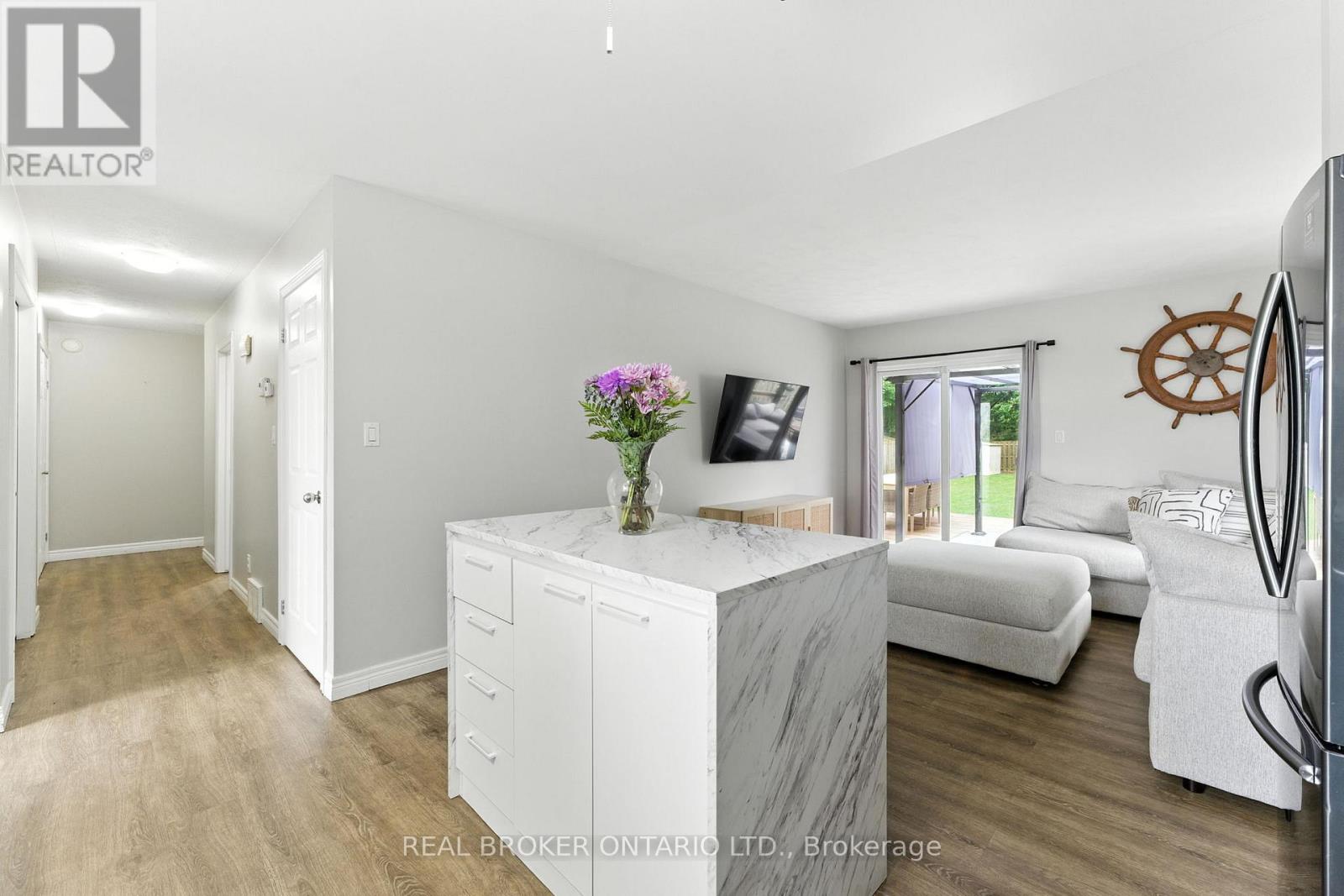 53 Hawtrey Road, Norfolk, Ontario  N4B 2W5 - Photo 12 - X12420523