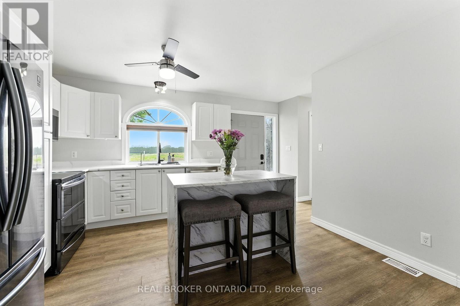 53 Hawtrey Road, Norfolk, Ontario  N4B 2W5 - Photo 10 - X12420523