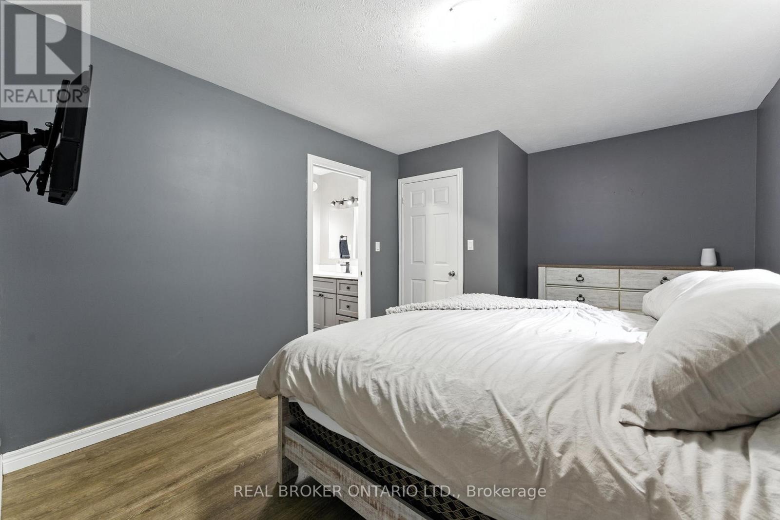 53 Hawtrey Road, Norfolk, Ontario  N4B 2W5 - Photo 19 - X12420523