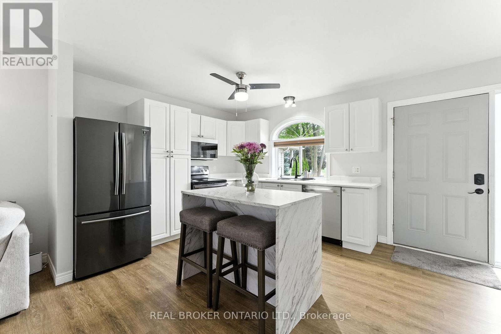 53 Hawtrey Road, Norfolk, Ontario  N4B 2W5 - Photo 9 - X12420523