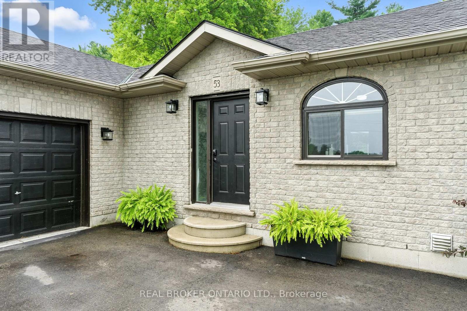 53 Hawtrey Road, Norfolk, Ontario  N4B 2W5 - Photo 6 - X12420523