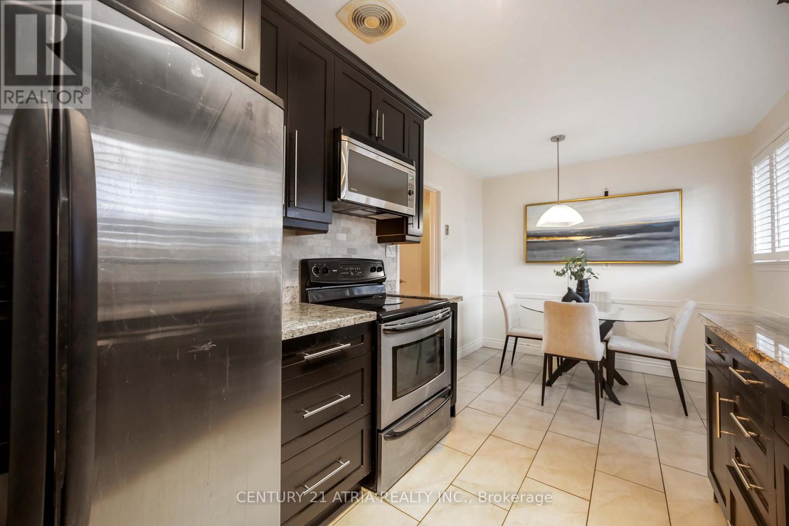 39 Amberdale Drive, Toronto, Ontario  M1P 4B9 - Photo 15 - E12606406