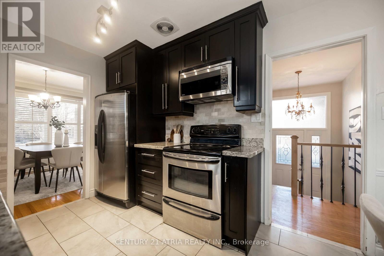 39 Amberdale Drive, Toronto, Ontario  M1P 4B9 - Photo 17 - E12606406