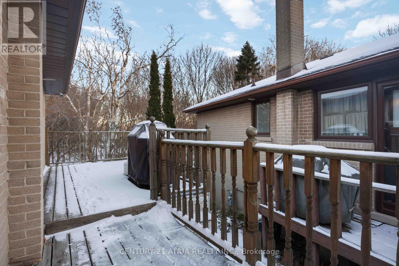 39 Amberdale Drive, Toronto, Ontario  M1P 4B9 - Photo 4 - E12606406