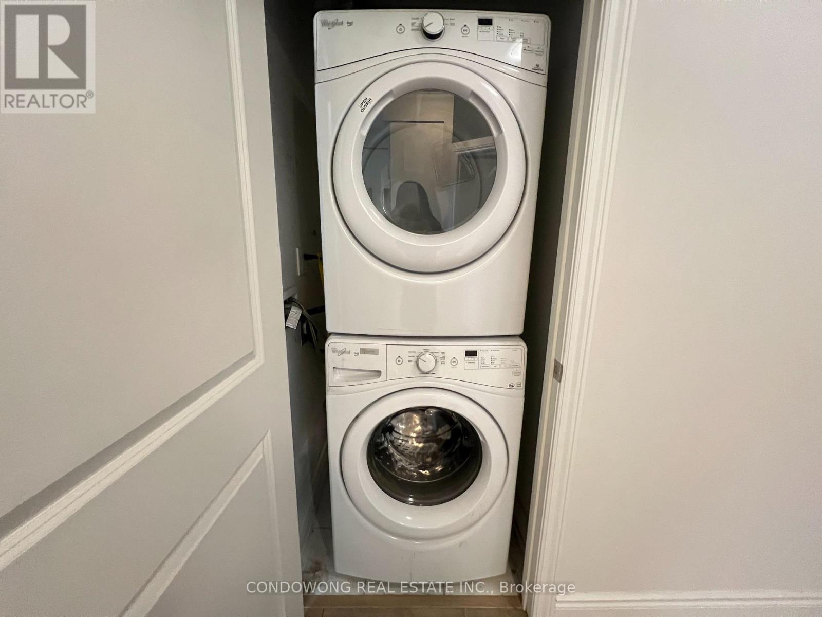 1507b - 9600 Yonge Street, Richmond Hill, Ontario  L4C 0X3 - Photo 4 - N12606356