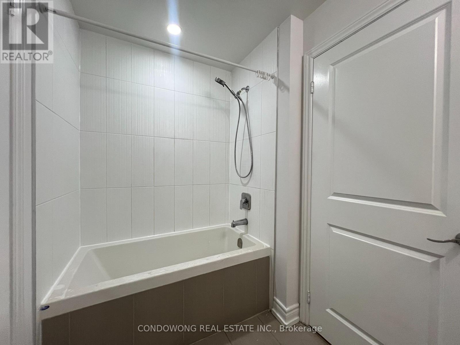 1507b - 9600 Yonge Street, Richmond Hill, Ontario  L4C 0X3 - Photo 7 - N12606356