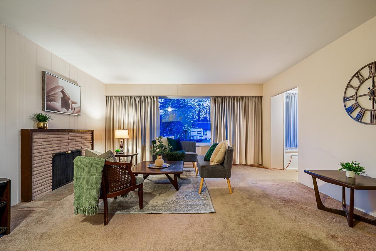 11055 Oriole Drive, Surrey, British Columbia  V3R 5A7 - Photo 3 - R3072419