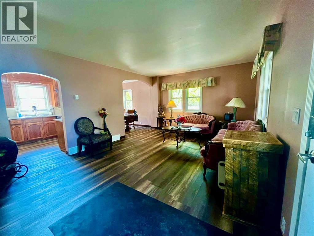 15 1 Street E, Marsden, Saskatchewan  S0M 1P0 - Photo 2 - A2274227