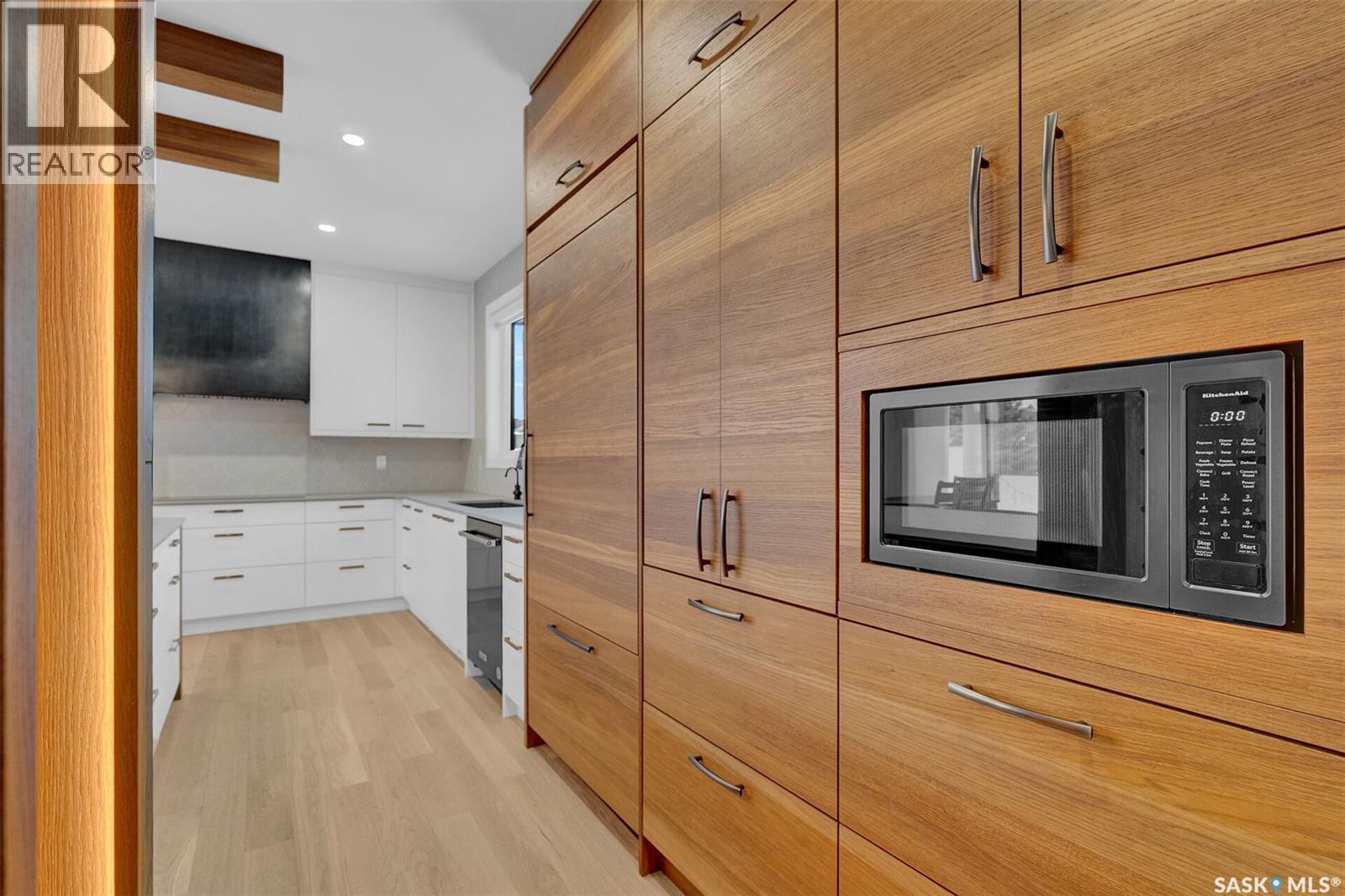 8267 Wascana Gardens Point, Regina, Saskatchewan  S4V 1G8 - Photo 14 - SK025134