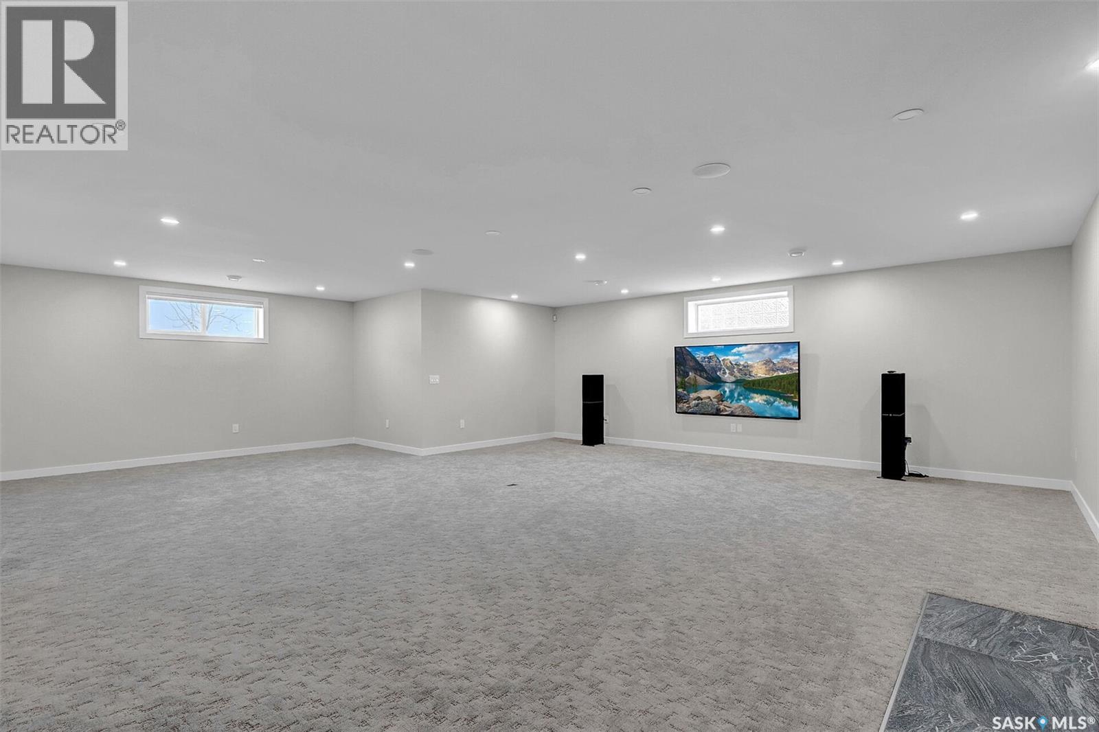 8267 Wascana Gardens Point, Regina, Saskatchewan  S4V 1G8 - Photo 35 - SK025134