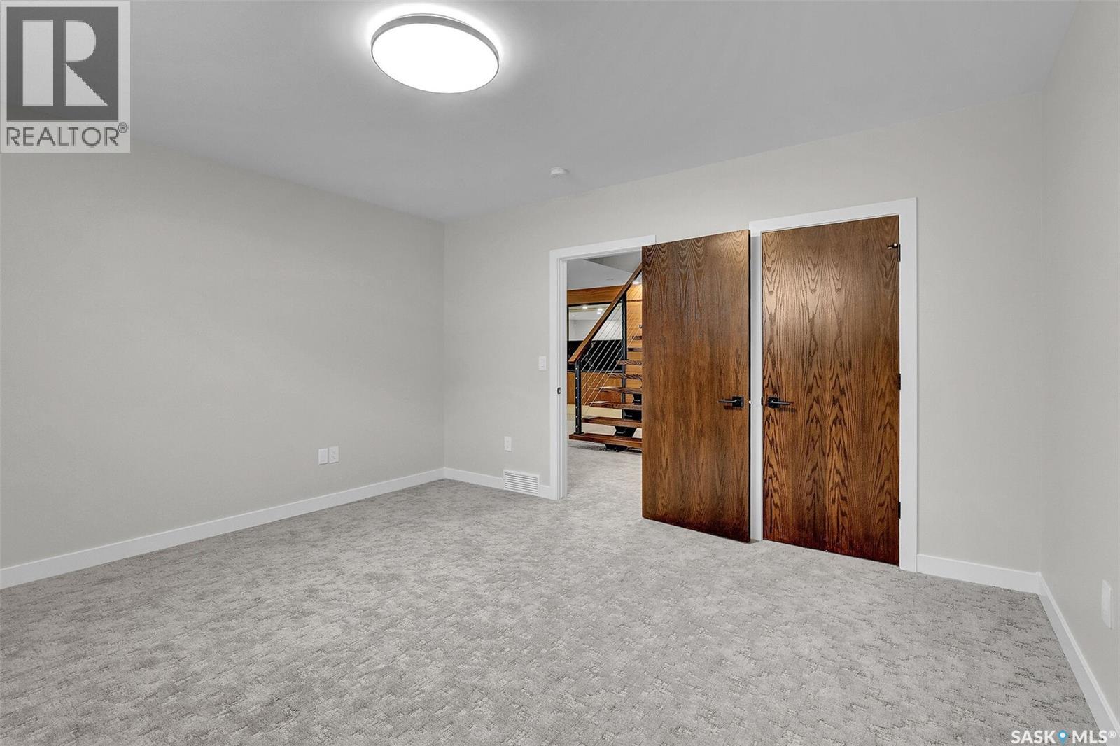 8267 Wascana Gardens Point, Regina, Saskatchewan  S4V 1G8 - Photo 36 - SK025134