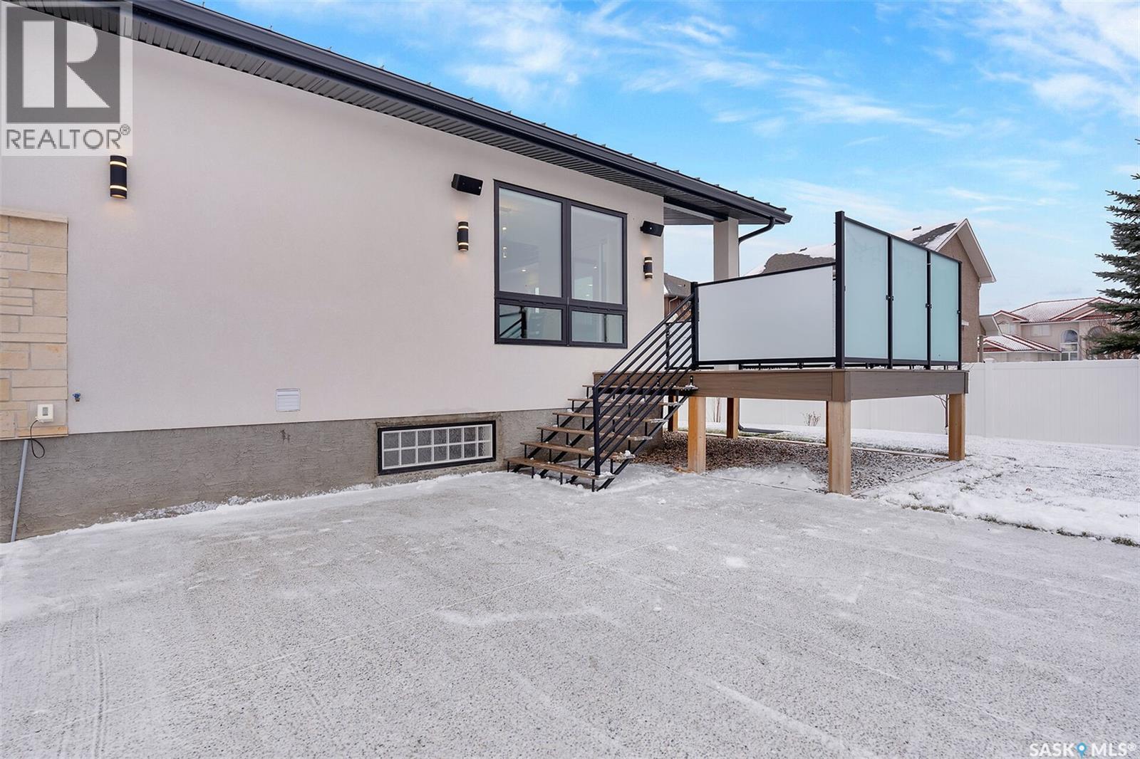 8267 Wascana Gardens Point, Regina, Saskatchewan  S4V 1G8 - Photo 46 - SK025134