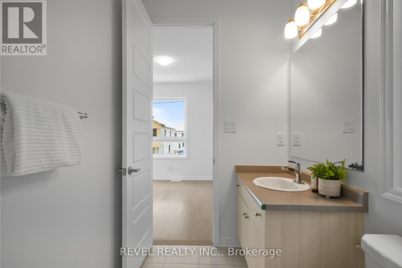 1358 Fourth Line, Milton, Ontario  L9T 7E9 - Photo 28 - W12606352