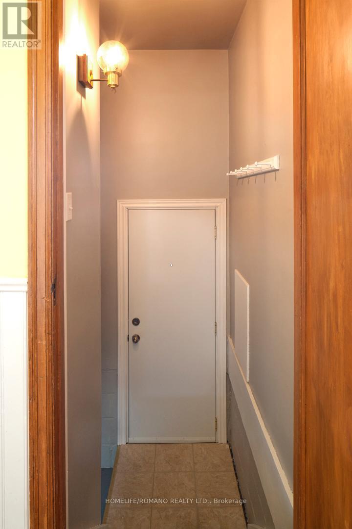 40 Lippincott Street W, Toronto, Ontario  M9N 1B4 - Photo 12 - W12606370