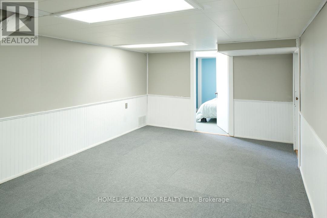 40 Lippincott Street W, Toronto, Ontario  M9N 1B4 - Photo 13 - W12606370