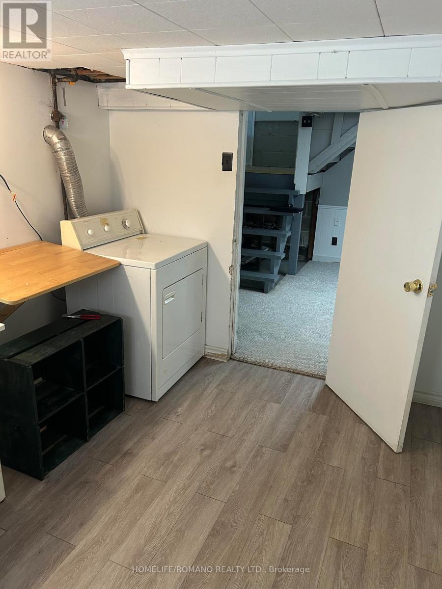 40 Lippincott Street W, Toronto, Ontario  M9N 1B4 - Photo 17 - W12606370