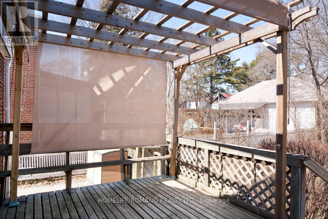 40 Lippincott Street W, Toronto, Ontario  M9N 1B4 - Photo 18 - W12606370