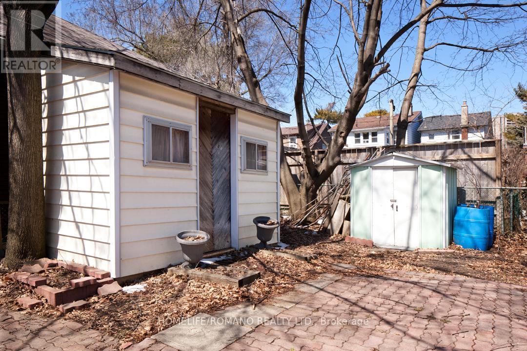 40 Lippincott Street W, Toronto, Ontario  M9N 1B4 - Photo 20 - W12606370