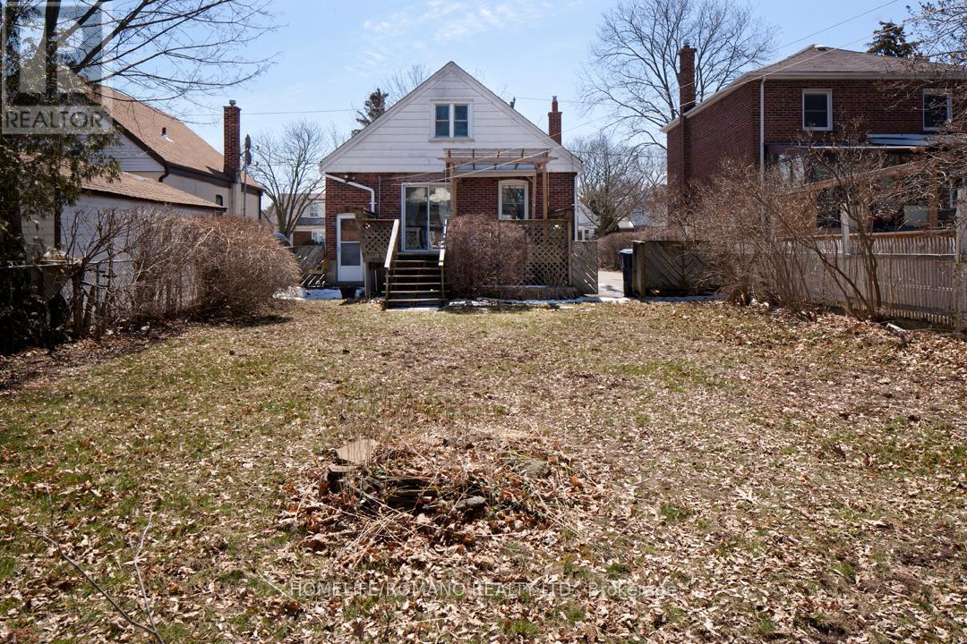 40 Lippincott Street W, Toronto, Ontario  M9N 1B4 - Photo 22 - W12606370