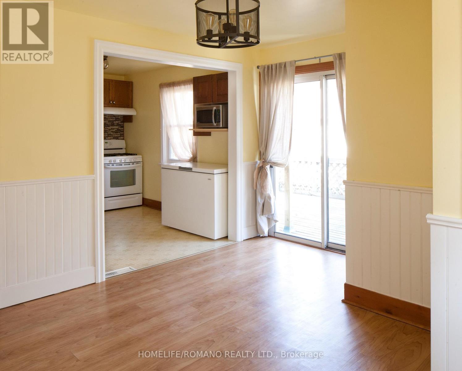 40 Lippincott Street W, Toronto, Ontario  M9N 1B4 - Photo 3 - W12606370