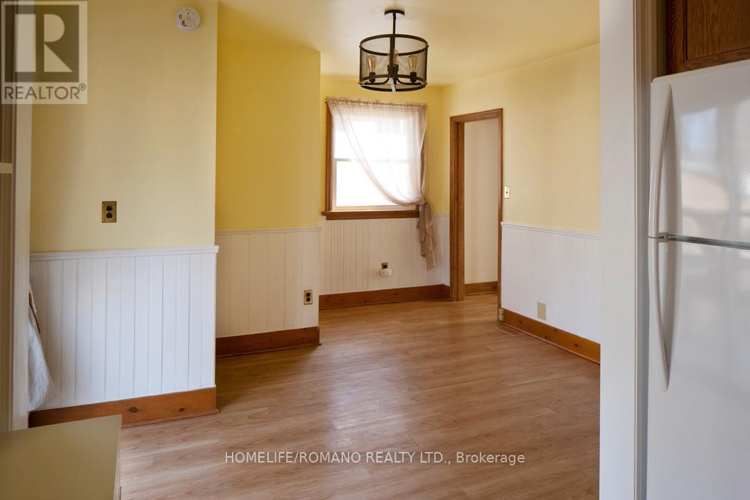 40 Lippincott Street W, Toronto, Ontario  M9N 1B4 - Photo 5 - W12606370