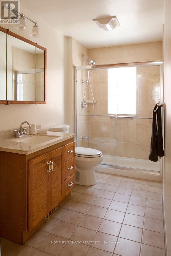 40 Lippincott Street W, Toronto, Ontario  M9N 1B4 - Photo 7 - W12606370