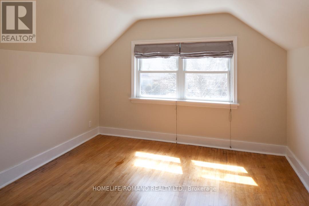 40 Lippincott Street W, Toronto, Ontario  M9N 1B4 - Photo 8 - W12606370
