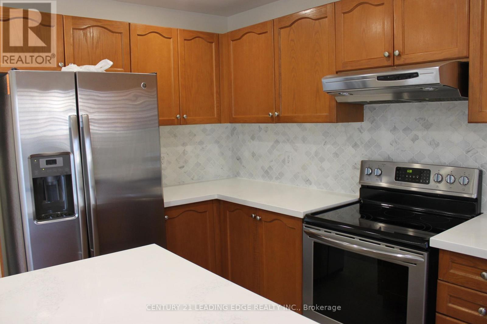 424 Oaktree Circle, Mississauga, Ontario L5W 1V5 - Photo 15 - W12606378