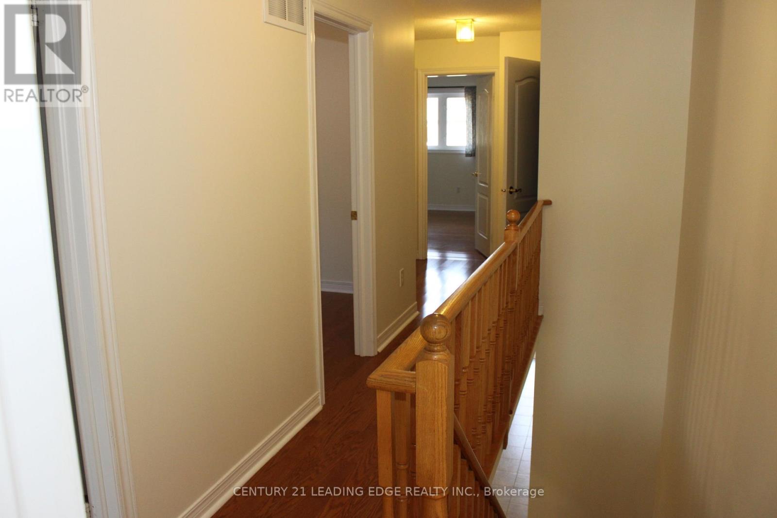 424 Oaktree Circle, Mississauga, Ontario L5W 1V5 - Photo 22 - W12606378