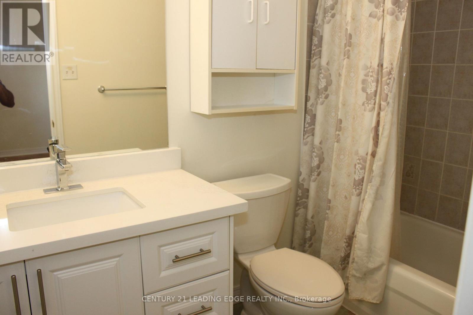 424 Oaktree Circle, Mississauga, Ontario L5W 1V5 - Photo 27 - W12606378