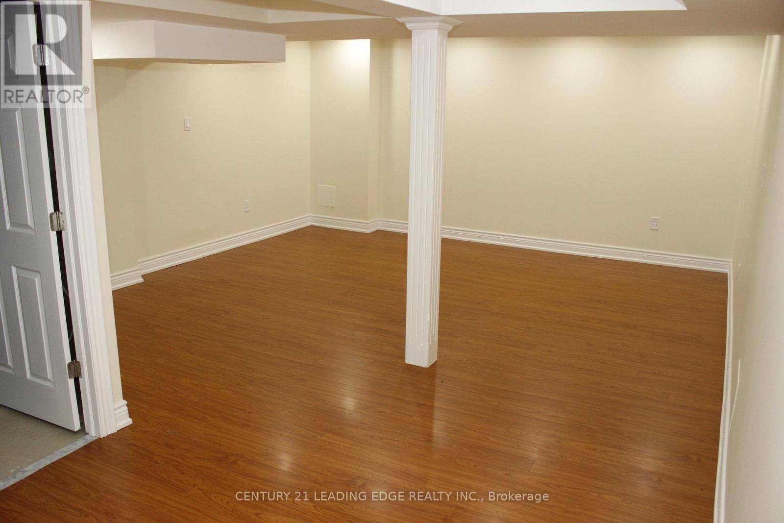 424 Oaktree Circle, Mississauga, Ontario L5W 1V5 - Photo 33 - W12606378