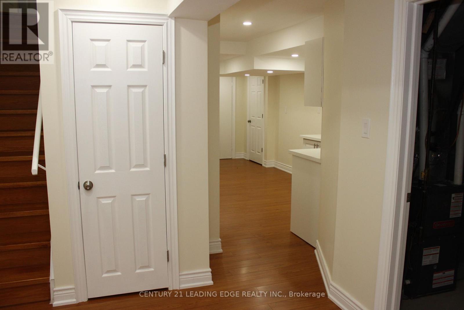 424 Oaktree Circle, Mississauga, Ontario L5W 1V5 - Photo 35 - W12606378