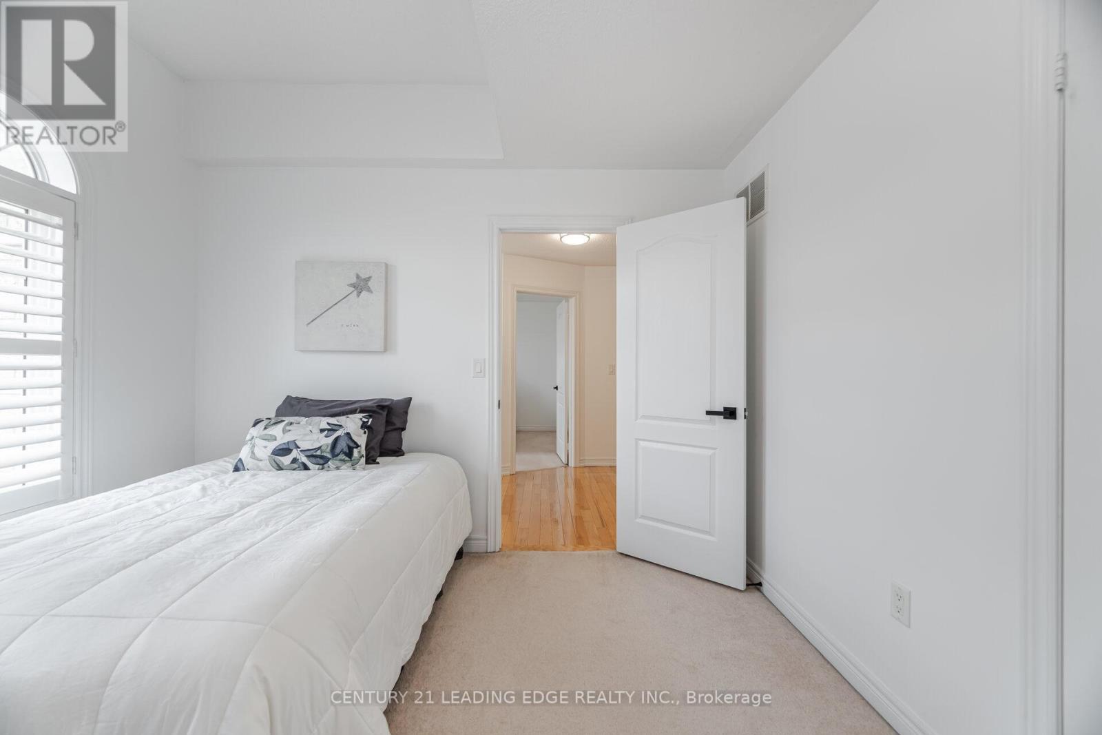 34 Royal Links Circle, Brampton, Ontario  L6P 2Z9 - Photo 18 - W12606402