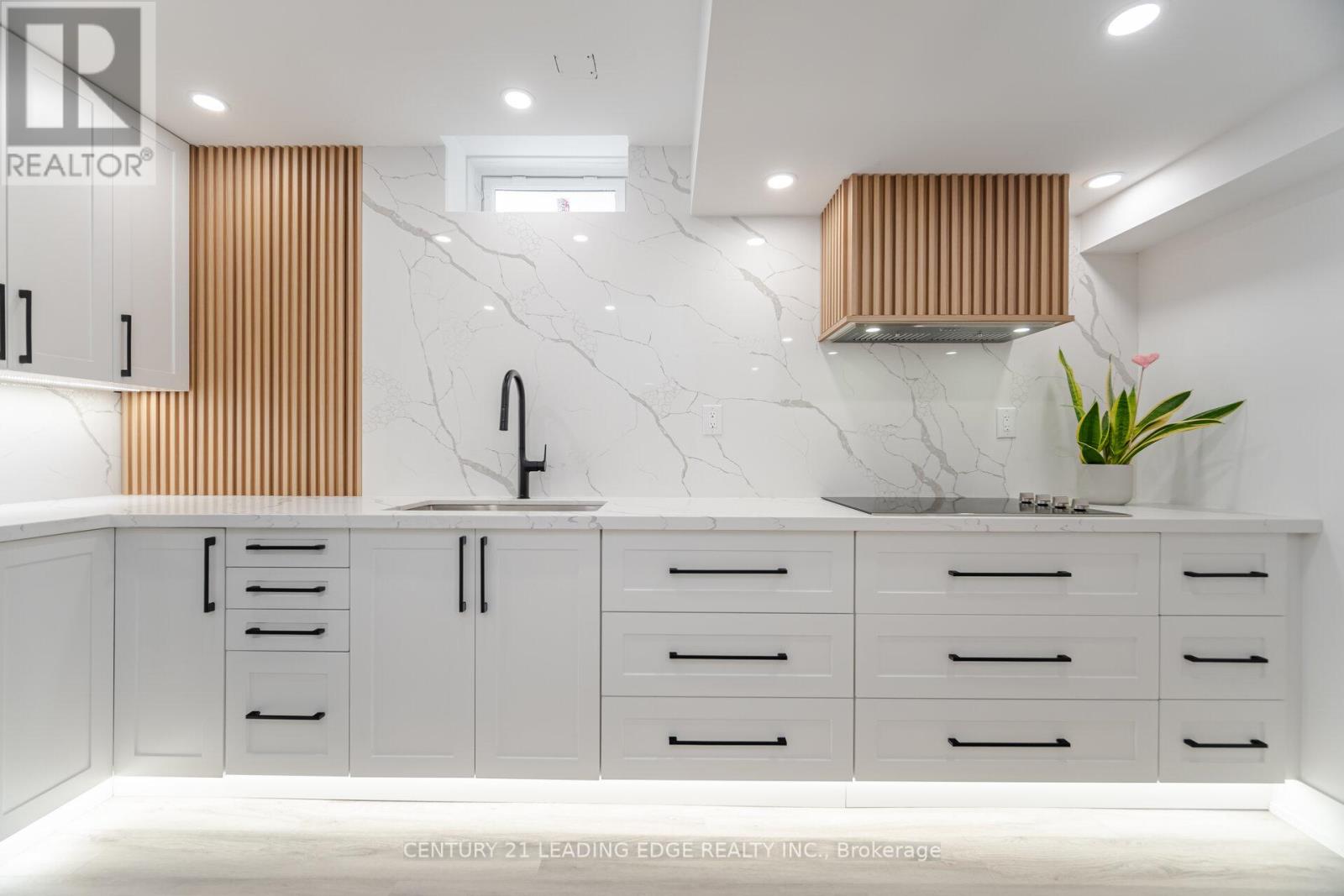 34 Royal Links Circle, Brampton, Ontario  L6P 2Z9 - Photo 25 - W12606402