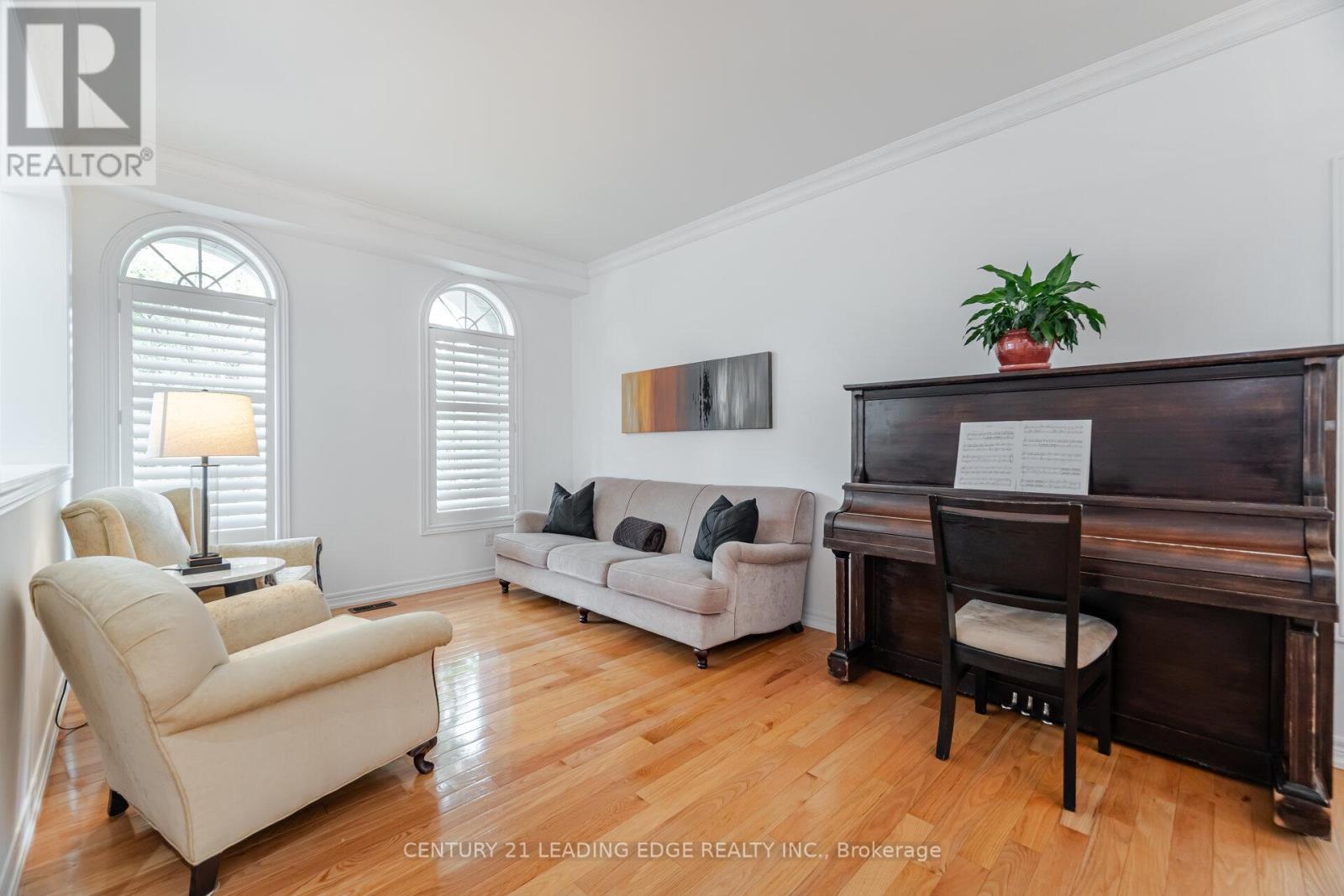 34 Royal Links Circle, Brampton, Ontario  L6P 2Z9 - Photo 6 - W12606402