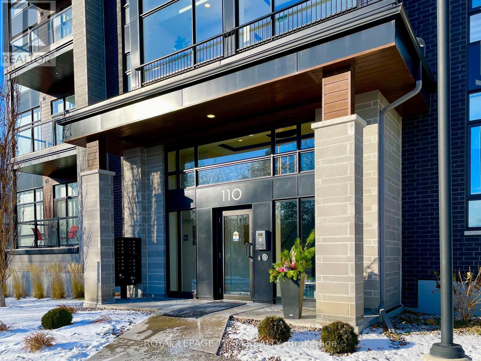 301 - 110 Cortile Private, Ottawa, Ontario  K1V 2S8 - Photo 2 - X12606148