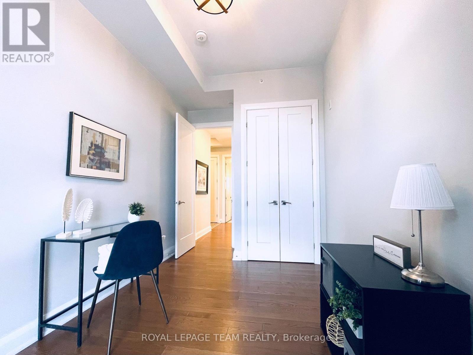 301 - 110 Cortile Private, Ottawa, Ontario  K1V 2S8 - Photo 9 - X12606148