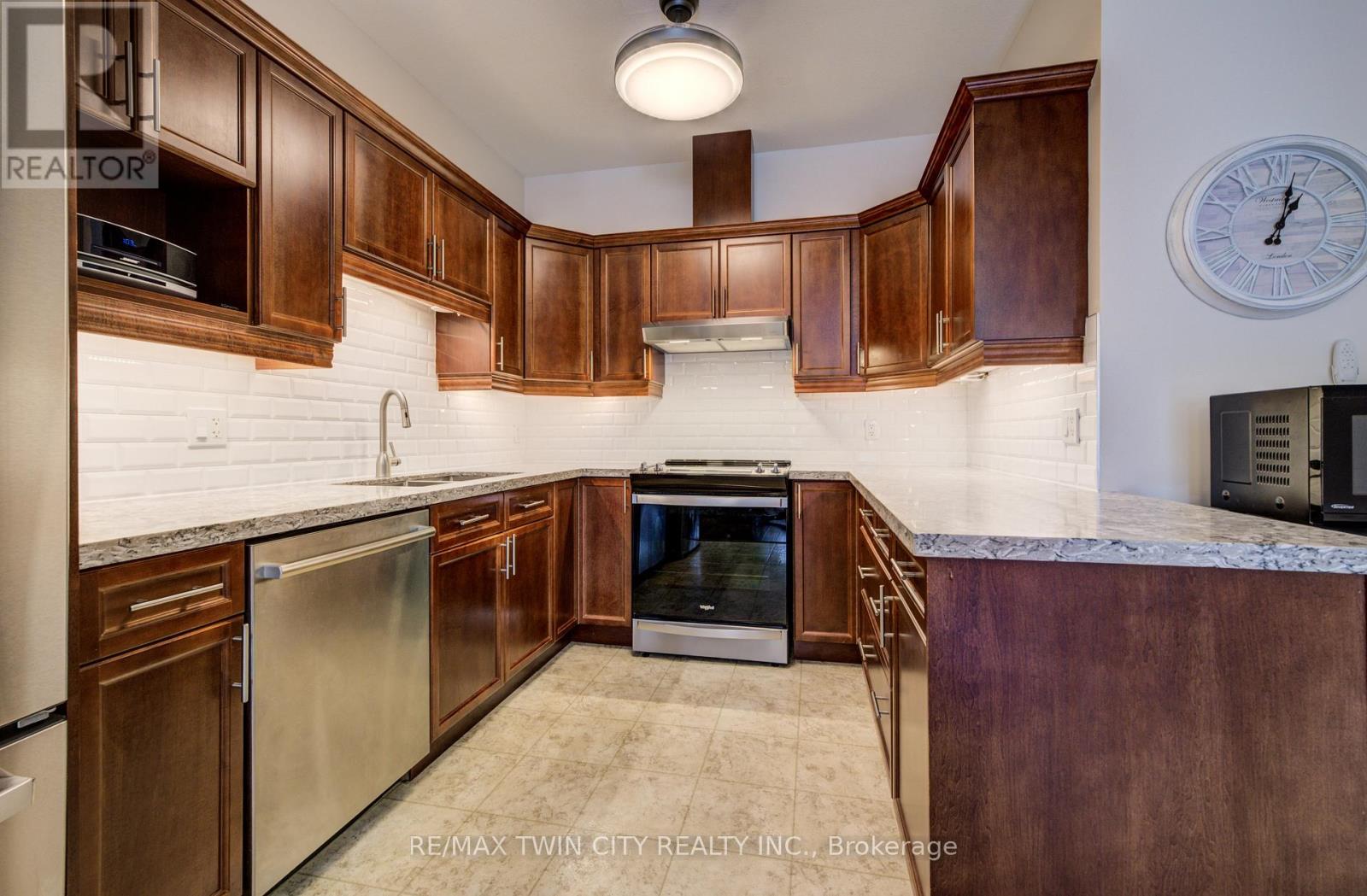 15 - 34 Livingston Boulevard, Wilmot, Ontario  N3A 4M7 - Photo 10 - X12606350