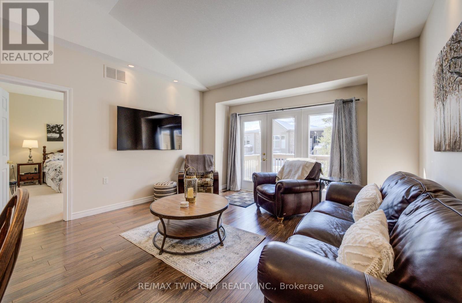 15 - 34 Livingston Boulevard, Wilmot, Ontario  N3A 4M7 - Photo 15 - X12606350