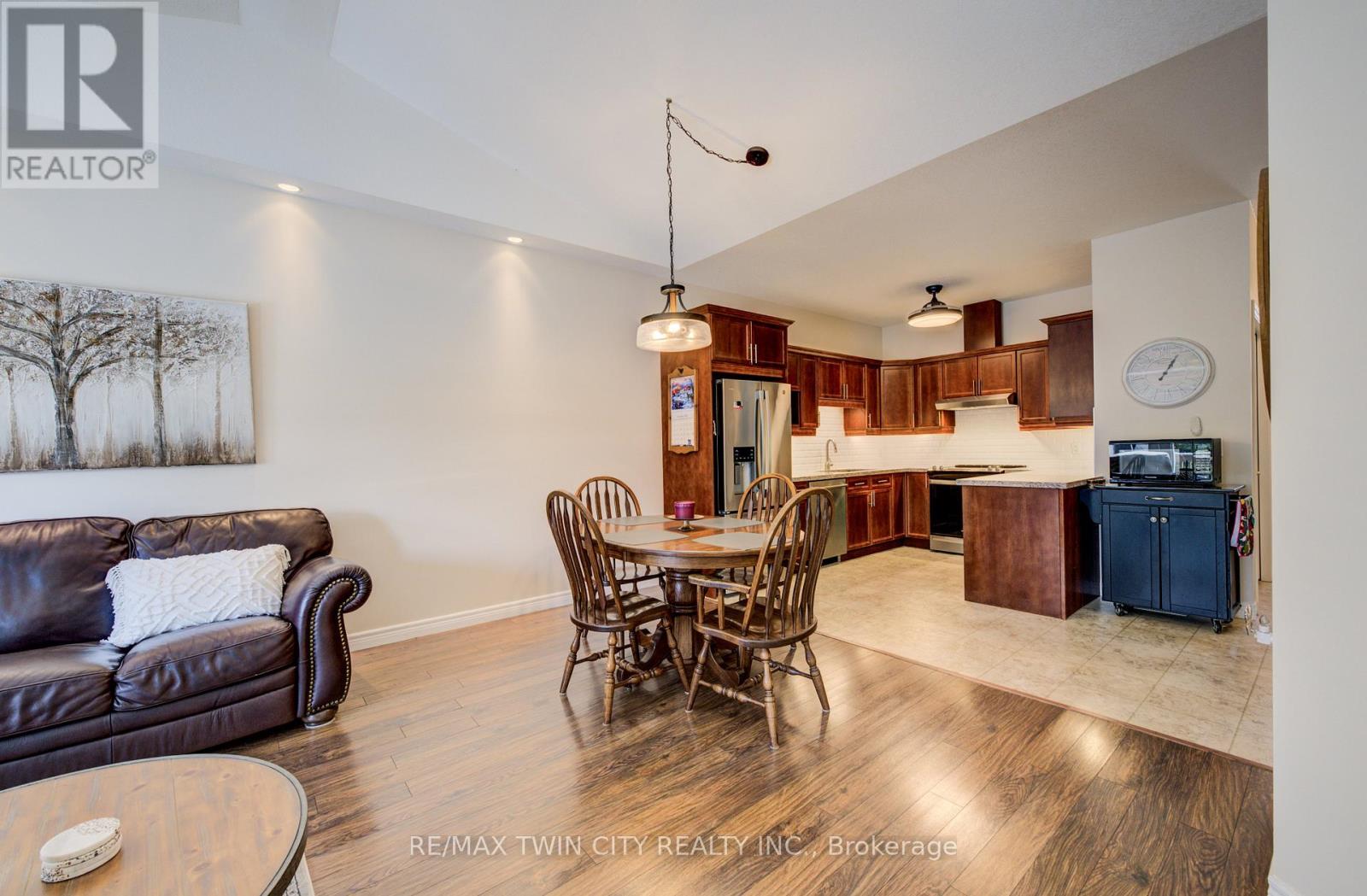 15 - 34 Livingston Boulevard, Wilmot, Ontario  N3A 4M7 - Photo 17 - X12606350