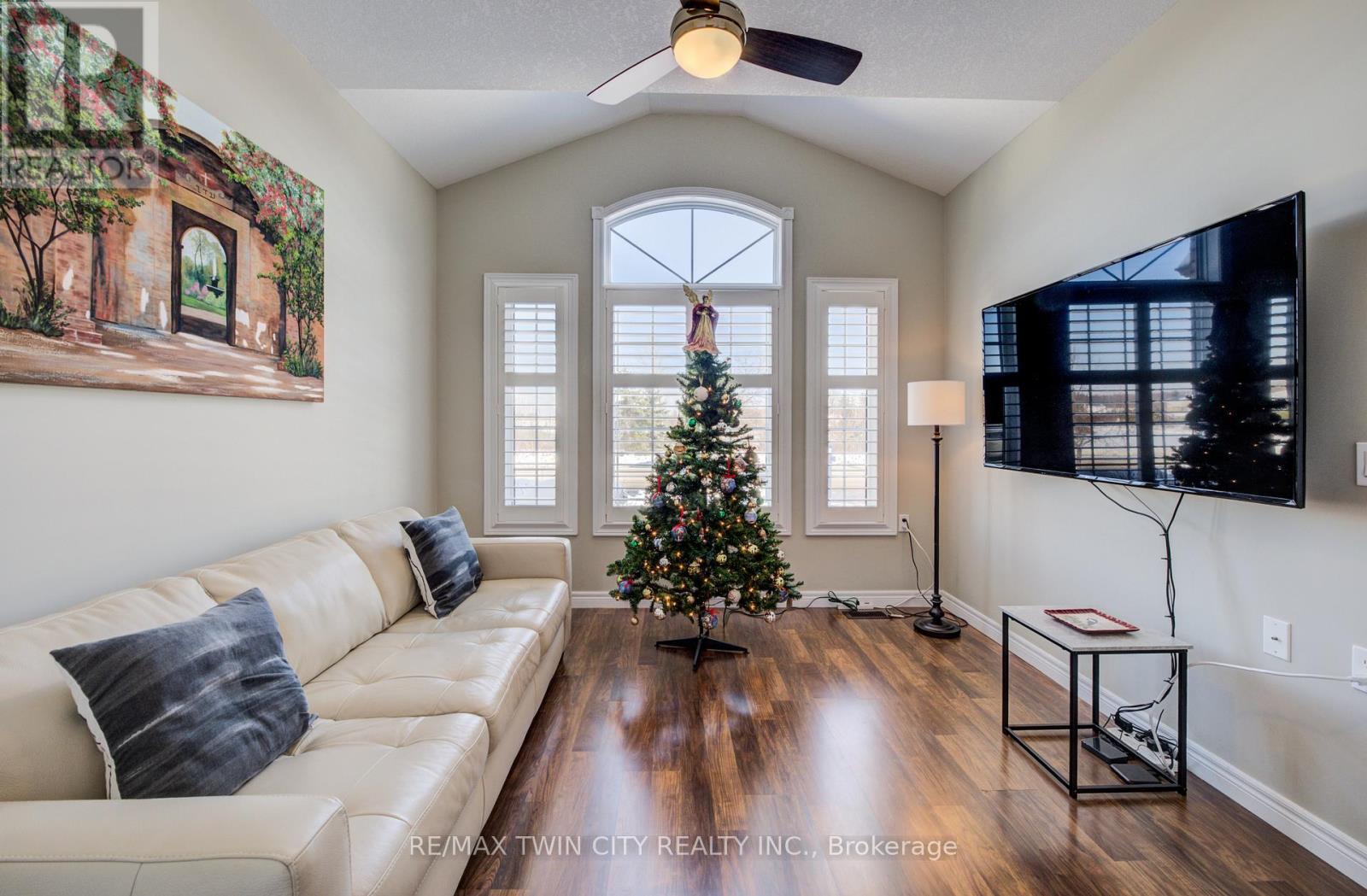 15 - 34 Livingston Boulevard, Wilmot, Ontario  N3A 4M7 - Photo 6 - X12606350