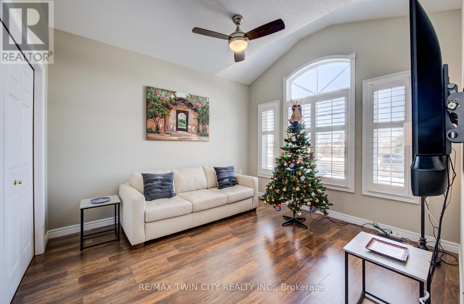 15 - 34 Livingston Boulevard, Wilmot, Ontario  N3A 4M7 - Photo 7 - X12606350