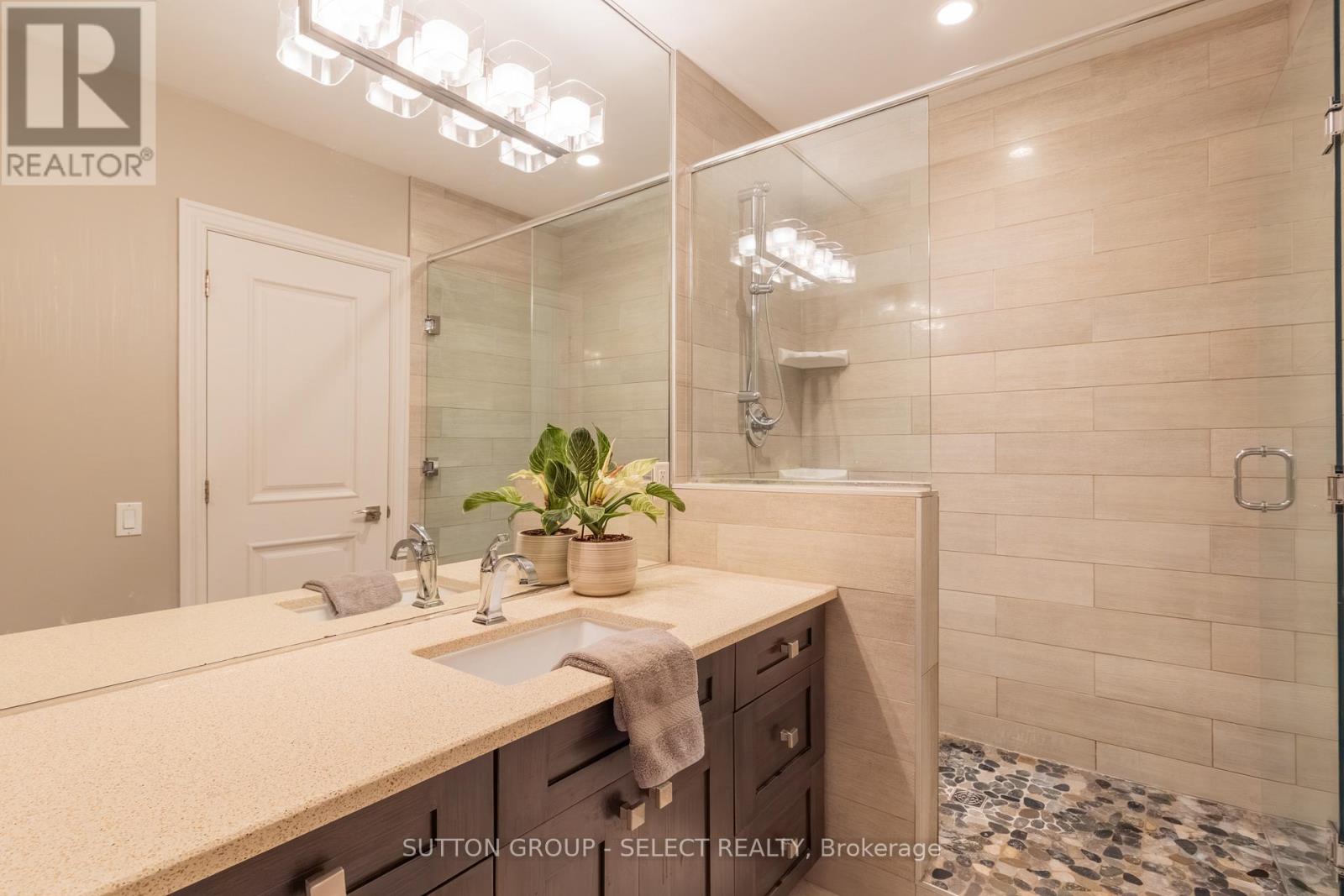 565 Eagletrace Drive, London North, Ontario  N6G 0E8 - Photo 38 - X12606418