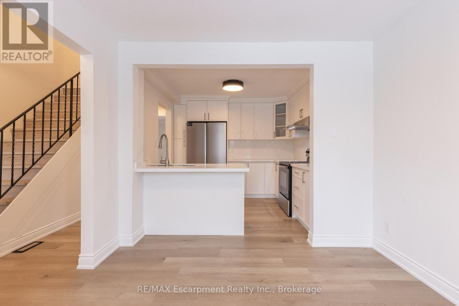 288 - 100 Brownleigh Avenue, Welland, Ontario  L3B 5V8 - Photo 11 - X12606464