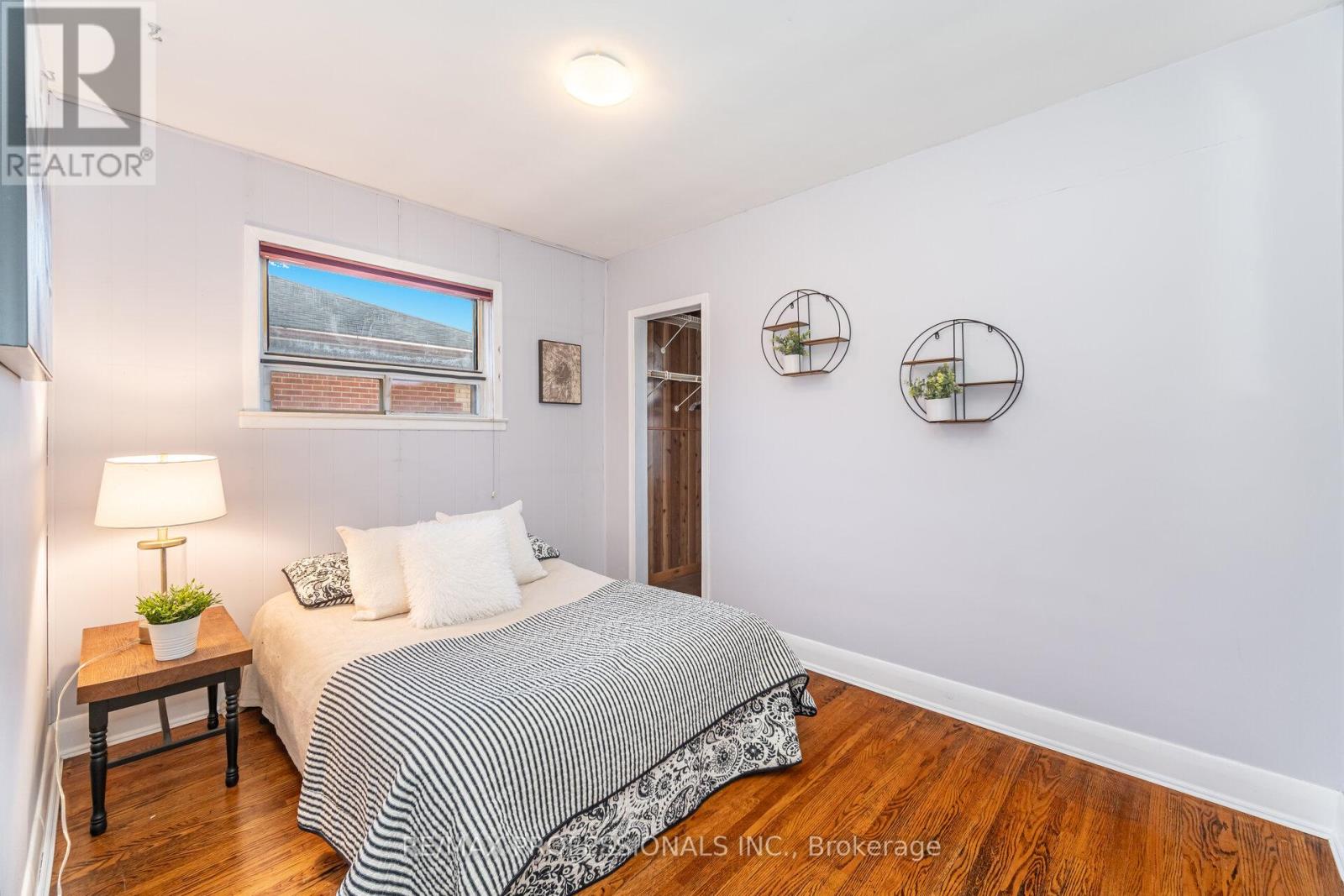 10 Avalon Road, Toronto, Ontario  M8W 2E3 - Photo 20 - W12595472