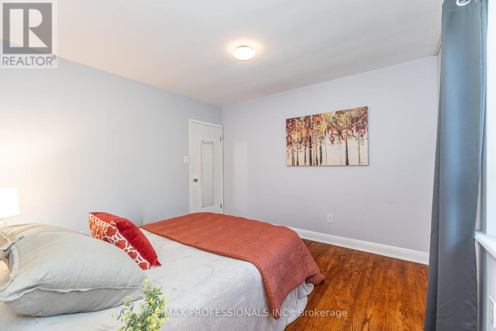 10 Avalon Road, Toronto, Ontario  M8W 2E3 - Photo 19 - W12595472