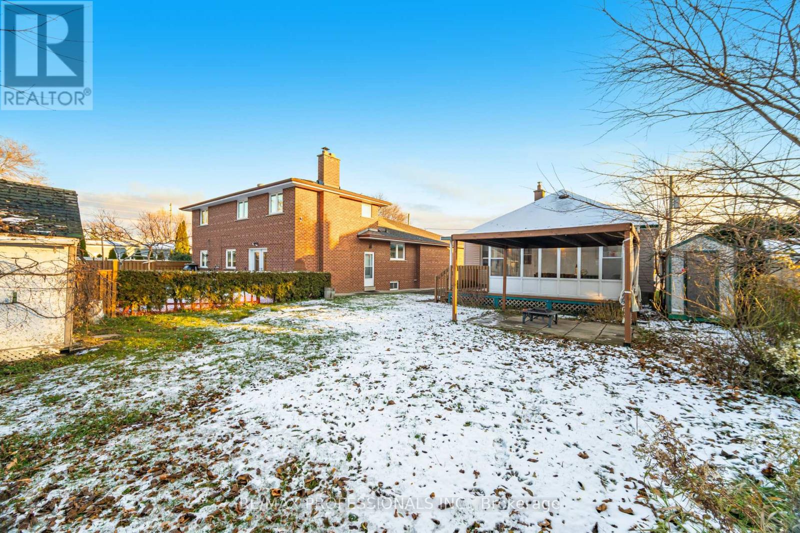 10 Avalon Road, Toronto, Ontario  M8W 2E3 - Photo 34 - W12595472