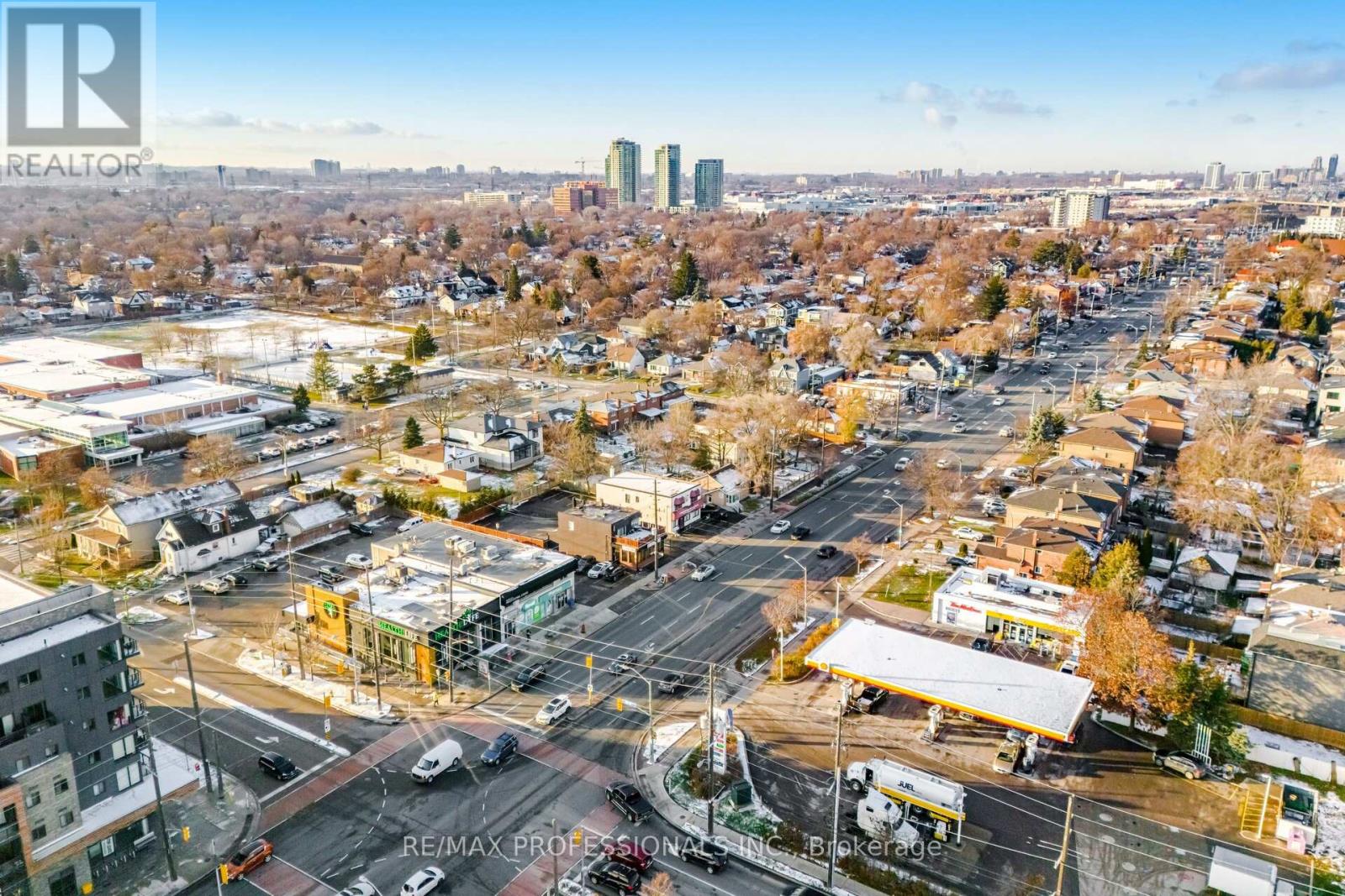 10 Avalon Road, Toronto, Ontario  M8W 2E3 - Photo 43 - W12595472