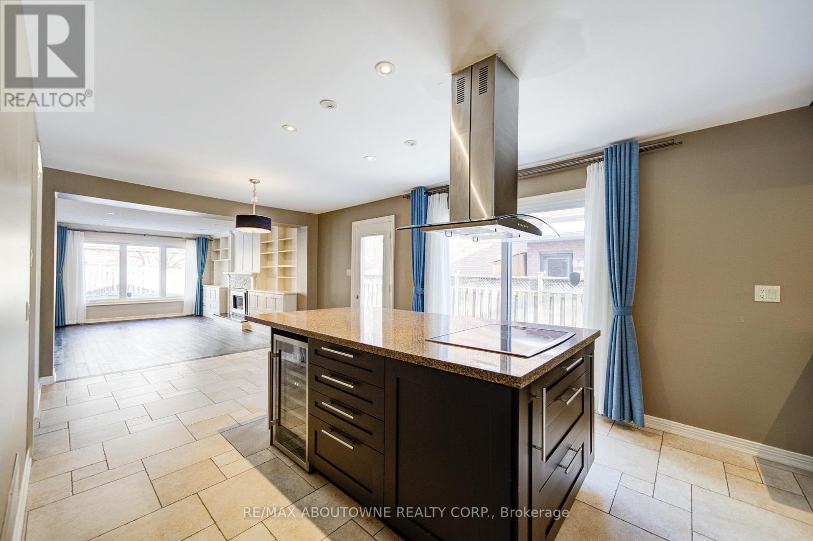 1251 Old Colony Road, Oakville, Ontario  L6M 1K8 - Photo 17 - W12605424